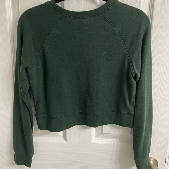 5/$25 F21 Green Long Sleeve Crewneck Top - Picture 2 of 5
